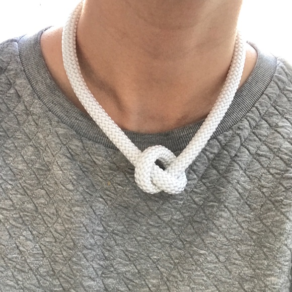 White rope necklace - multiple ways to wear it - Picture 10 of 11